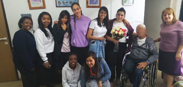 AMIT Shachar students refurbish elderly man’s home