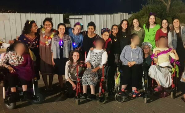 Ulpanat AMIT Lehava makes the summer special for others