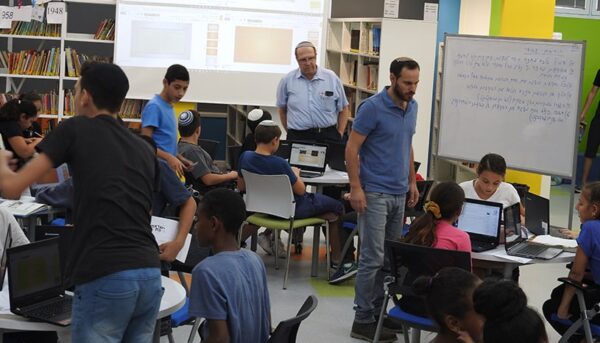 Like in college, AMIT students get to choose their teacher