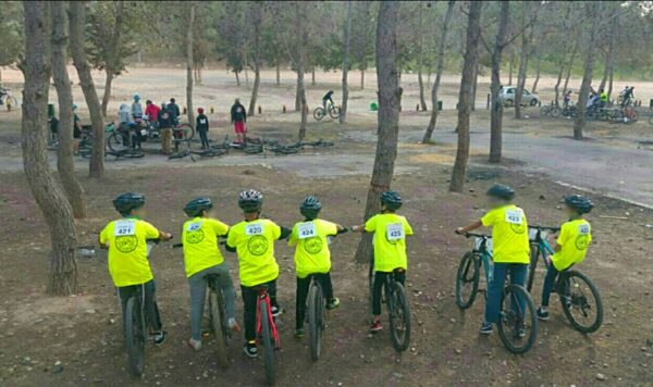 Special needs students from Yeshivat AMIT Kfar Ganim took part in a mountain bike race.