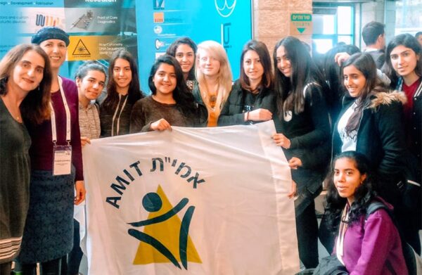 100AMITstudentsbiomedconference 100 AMIT students attend prestigious biomed conference