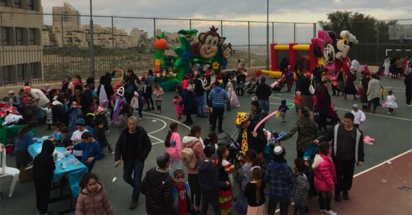 AMIT Eitan students create Purim magic